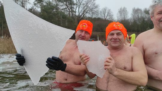 Zimna woda niestraszna Krasnostawskim Karpiom! [GALERIA ZDJĘĆ]