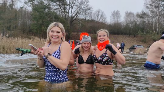 Zimna woda niestraszna Krasnostawskim Karpiom! [GALERIA ZDJĘĆ]