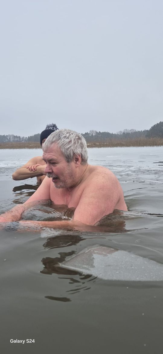 Zimna woda niestraszna Krasnostawskim Karpiom! [GALERIA ZDJĘĆ]