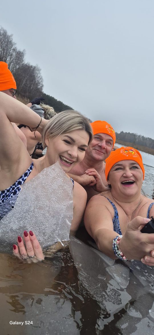 Zimna woda niestraszna Krasnostawskim Karpiom! [GALERIA ZDJĘĆ]