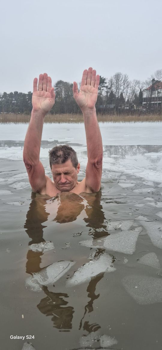 Zimna woda niestraszna Krasnostawskim Karpiom! [GALERIA ZDJĘĆ]