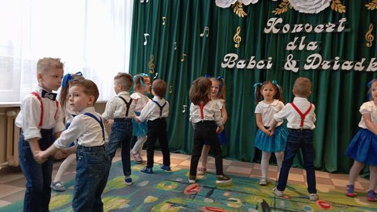 Chełm. Dzień Babci i Dziadka w Przedszkolu Miejskim nr 11 [GALERIA ZDJĘĆ]