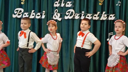 Chełm. Dzień Babci i Dziadka w Przedszkolu Miejskim nr 11 [GALERIA ZDJĘĆ]