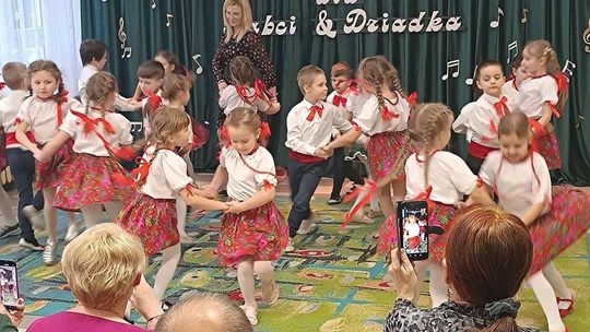 Chełm. Dzień Babci i Dziadka w Przedszkolu Miejskim nr 11 [GALERIA ZDJĘĆ]