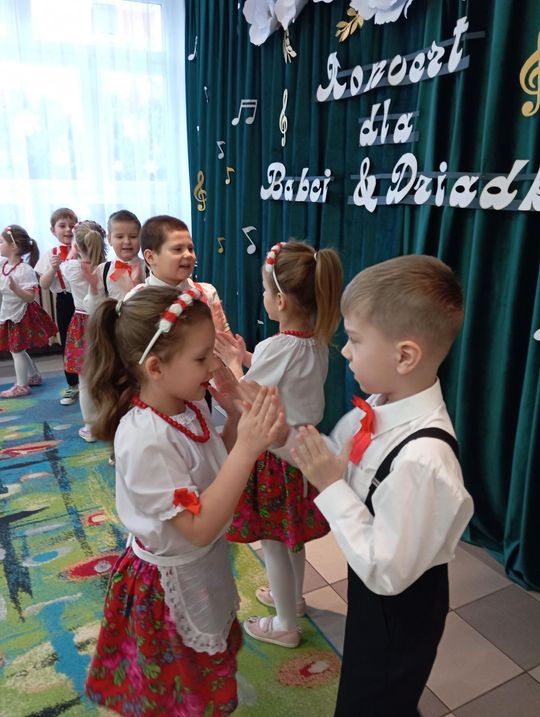 Chełm. Dzień Babci i Dziadka w Przedszkolu Miejskim nr 11 [GALERIA ZDJĘĆ]