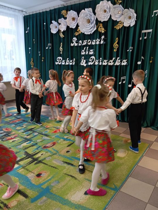 Chełm. Dzień Babci i Dziadka w Przedszkolu Miejskim nr 11 [GALERIA ZDJĘĆ]