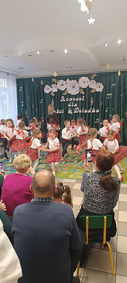 Chełm. Dzień Babci i Dziadka w Przedszkolu Miejskim nr 11 [GALERIA ZDJĘĆ]