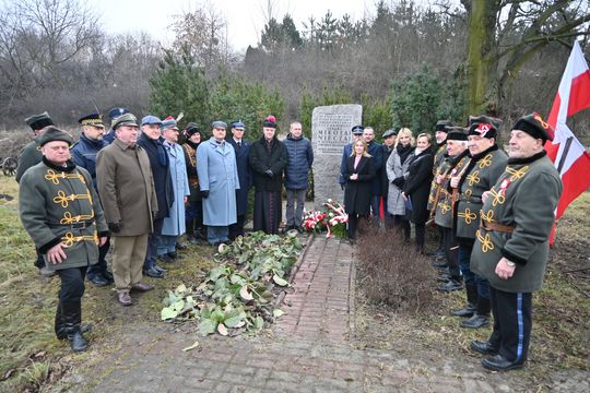 Pow. krasnostawski. Upamiętnili 162 rocznicę Powstania Styczniowego Pow. krasnostawski. Upamiętnili 162 rocznicę Powstania Styczniowego