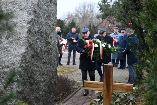 Pow. krasnostawski. Upamiętnili 162 rocznicę Powstania Styczniowego Pow. krasnostawski. Upamiętnili 162 rocznicę Powstania Styczniowego