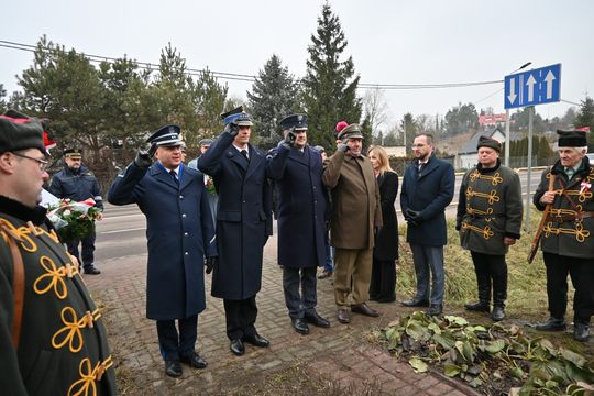 Pow. krasnostawski. Upamiętnili 162 rocznicę Powstania Styczniowego Pow. krasnostawski. Upamiętnili 162 rocznicę Powstania Styczniowego