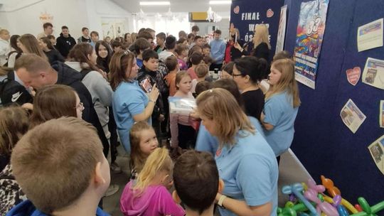 Chełm. Finał Wielkiej Orkiestry Świątecznej Pomocy  w SP nr 8 [GALERIA ZDJĘĆ]