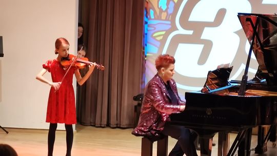 Chełm. Szkoła muzyczna zagrała z Wielką Orkiestrą Świątecznej Pomocy [GALERIA ZDJĘC]