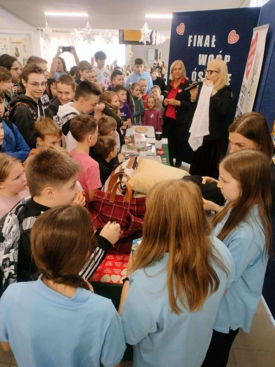 Chełm. Finał Wielkiej Orkiestry Świątecznej Pomocy  w SP nr 8 [GALERIA ZDJĘĆ]