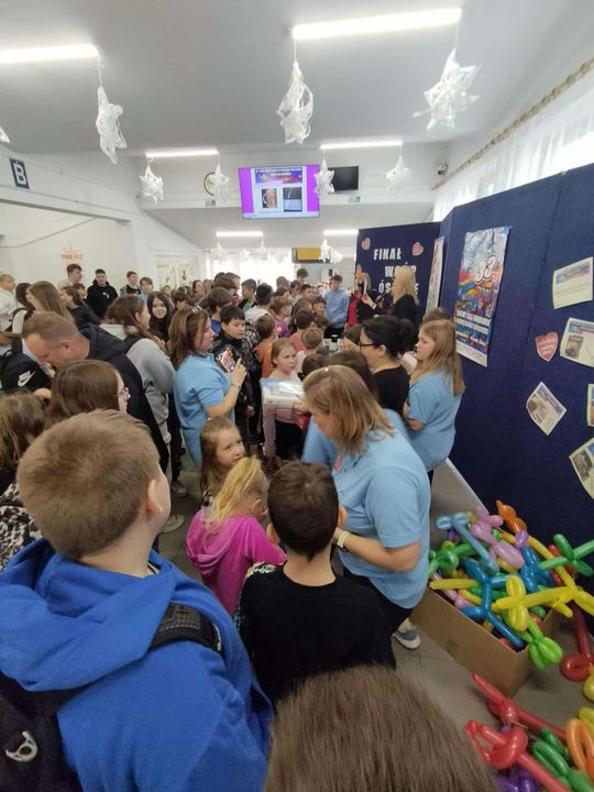 Chełm. Finał Wielkiej Orkiestry Świątecznej Pomocy  w SP nr 8 [GALERIA ZDJĘĆ]