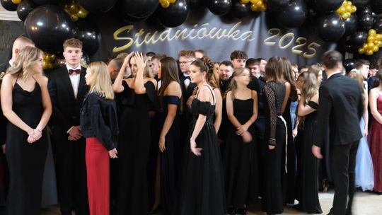 Studniówka 2025 - Zespół Szkół Technicznych w Chełmie cz. I [GALERIA ZDJĘĆ]