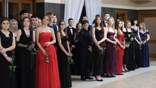 Studniówka 2025 - Zespół Szkół Technicznych w Chełmie cz. I [GALERIA ZDJĘĆ]