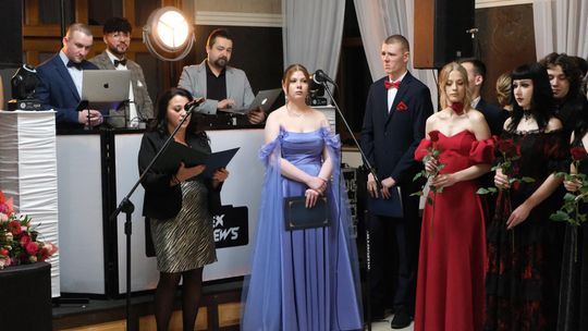 Studniówka 2025 - Zespół Szkół Technicznych w Chełmie cz. I [GALERIA ZDJĘĆ]