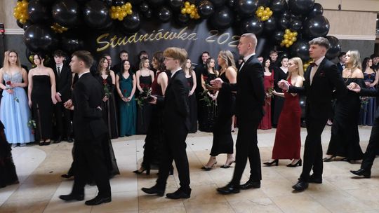 Studniówka 2025 - Zespół Szkół Technicznych w Chełmie cz. I [GALERIA ZDJĘĆ]