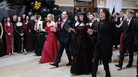 Studniówka 2025 - Zespół Szkół Technicznych w Chełmie cz. I [GALERIA ZDJĘĆ]