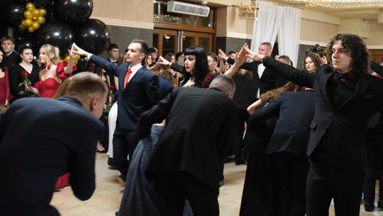 Studniówka 2025 - Zespół Szkół Technicznych w Chełmie cz. I [GALERIA ZDJĘĆ]