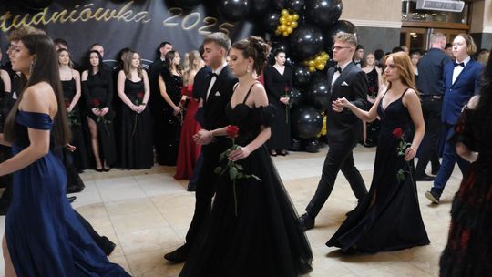 Studniówka 2025 - Zespół Szkół Technicznych w Chełmie cz. II [GALERIA ZDJĘĆ]