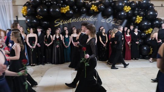 Studniówka 2025 - Zespół Szkół Technicznych w Chełmie cz. II [GALERIA ZDJĘĆ]