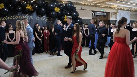 Studniówka 2025 - Zespół Szkół Technicznych w Chełmie cz. II [GALERIA ZDJĘĆ]