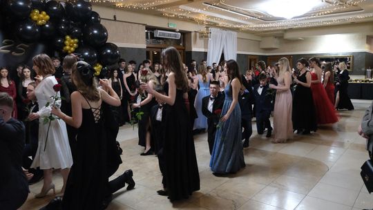 Studniówka 2025 - Zespół Szkół Technicznych w Chełmie cz. II [GALERIA ZDJĘĆ]