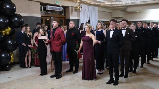 Studniówka 2025 - Zespół Szkół Technicznych w Chełmie cz. II [GALERIA ZDJĘĆ]