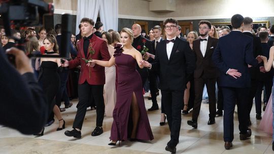 Studniówka 2025 - Zespół Szkół Technicznych w Chełmie cz. II [GALERIA ZDJĘĆ]