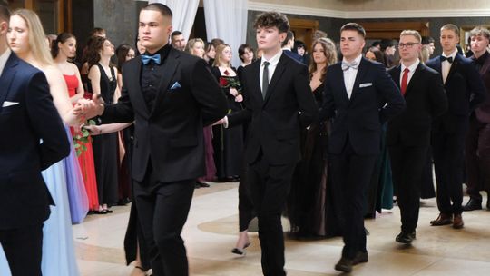 Studniówka 2025 - Zespół Szkół Technicznych w Chełmie cz. II [GALERIA ZDJĘĆ]