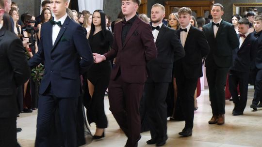 Studniówka 2025 - Zespół Szkół Technicznych w Chełmie cz. II [GALERIA ZDJĘĆ]