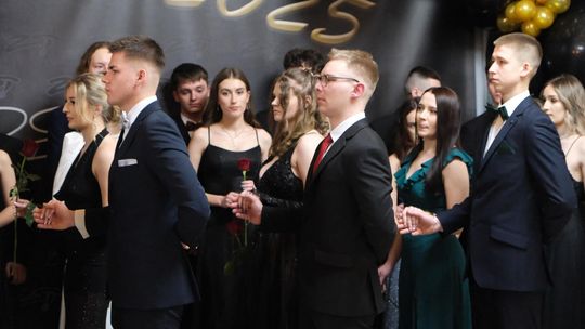 Studniówka 2025 - Zespół Szkół Technicznych w Chełmie cz. II [GALERIA ZDJĘĆ]