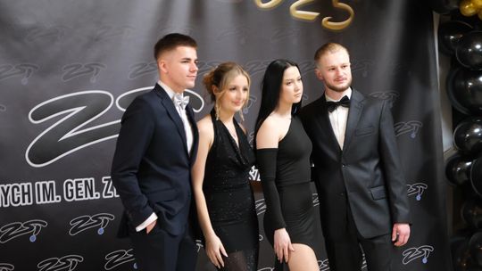 Studniówka 2025 - Zespół Szkół Technicznych w Chełmie cz. II [GALERIA ZDJĘĆ]