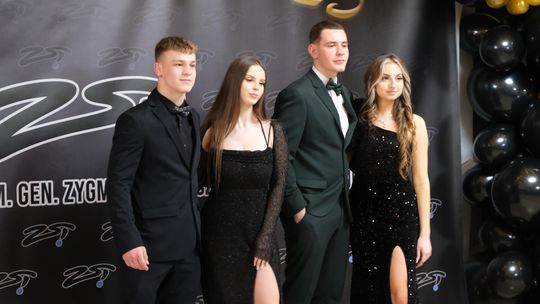 Studniówka 2025 - Zespół Szkół Technicznych w Chełmie cz. II [GALERIA ZDJĘĆ]