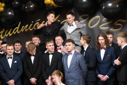 Studniówka 2025 - Zespół Szkół Technicznych w Chełmie cz. I [GALERIA ZDJĘĆ]