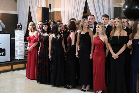 Studniówka 2025 - Zespół Szkół Technicznych w Chełmie cz. I [GALERIA ZDJĘĆ]