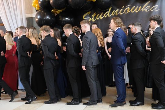 Studniówka 2025 - Zespół Szkół Technicznych w Chełmie cz. I [GALERIA ZDJĘĆ]