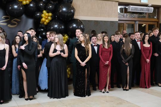 Studniówka 2025 - Zespół Szkół Technicznych w Chełmie cz. I [GALERIA ZDJĘĆ]