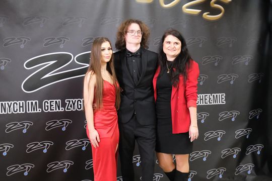 Studniówka 2025 - Zespół Szkół Technicznych w Chełmie cz. I [GALERIA ZDJĘĆ]