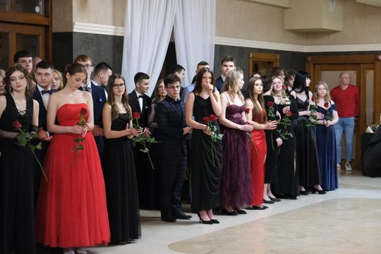 Studniówka 2025 - Zespół Szkół Technicznych w Chełmie cz. I [GALERIA ZDJĘĆ]