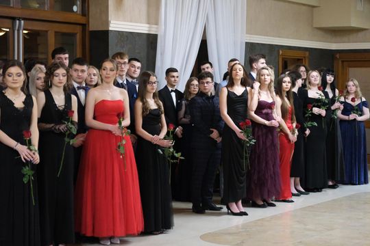 Studniówka 2025 - Zespół Szkół Technicznych w Chełmie cz. I [GALERIA ZDJĘĆ]