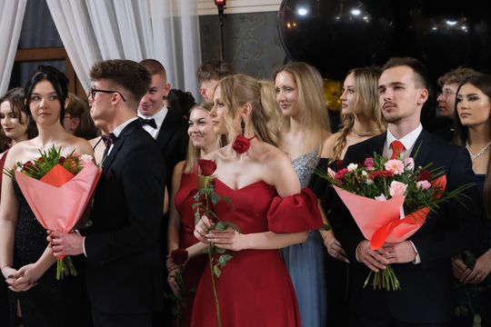 Studniówka 2025 - Zespół Szkół Technicznych w Chełmie cz. I [GALERIA ZDJĘĆ]