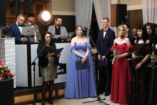 Studniówka 2025 - Zespół Szkół Technicznych w Chełmie cz. I [GALERIA ZDJĘĆ]