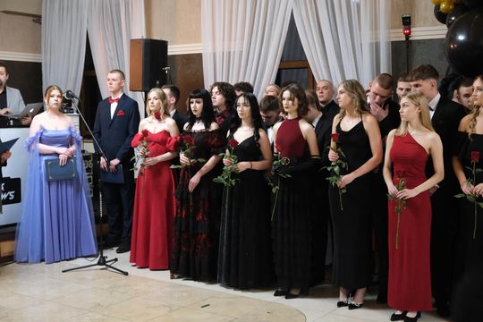 Studniówka 2025 - Zespół Szkół Technicznych w Chełmie cz. I [GALERIA ZDJĘĆ]