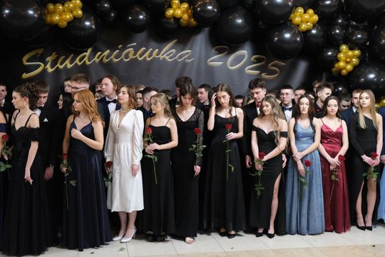 Studniówka 2025 - Zespół Szkół Technicznych w Chełmie cz. I [GALERIA ZDJĘĆ]