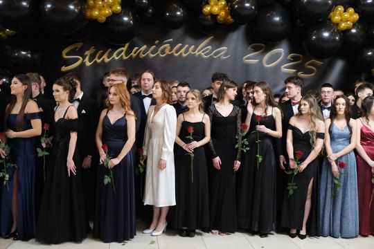 Studniówka 2025 - Zespół Szkół Technicznych w Chełmie cz. I [GALERIA ZDJĘĆ]