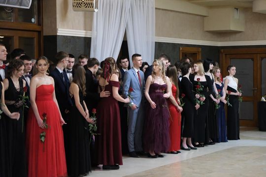 Studniówka 2025 - Zespół Szkół Technicznych w Chełmie cz. I [GALERIA ZDJĘĆ]