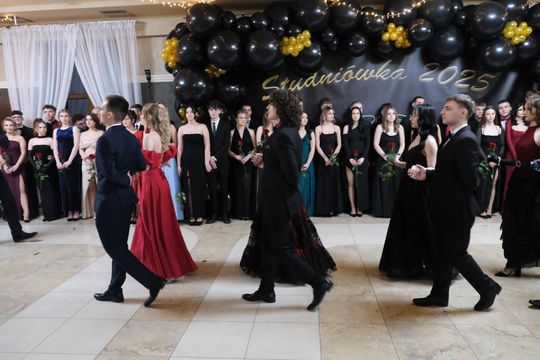 Studniówka 2025 - Zespół Szkół Technicznych w Chełmie cz. I [GALERIA ZDJĘĆ]