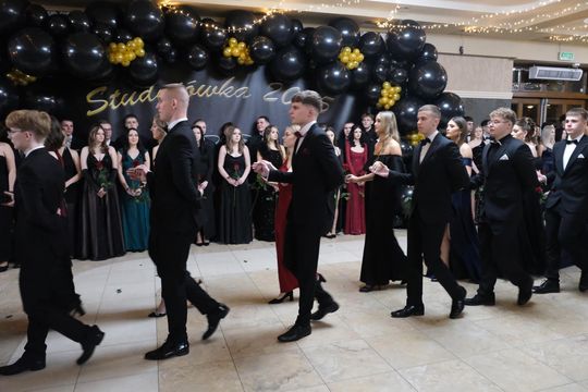 Studniówka 2025 - Zespół Szkół Technicznych w Chełmie cz. I [GALERIA ZDJĘĆ]